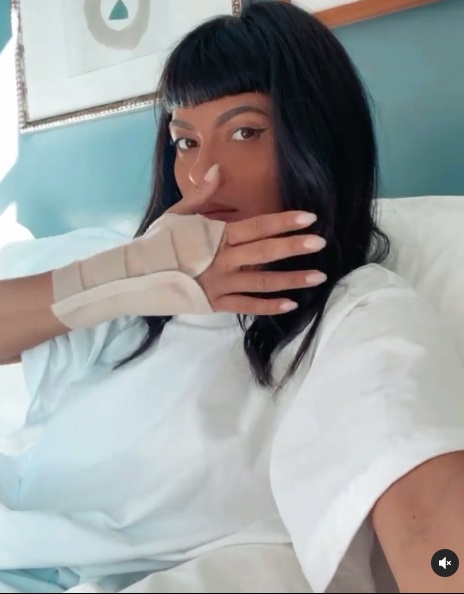 Inna, de urgență la spital