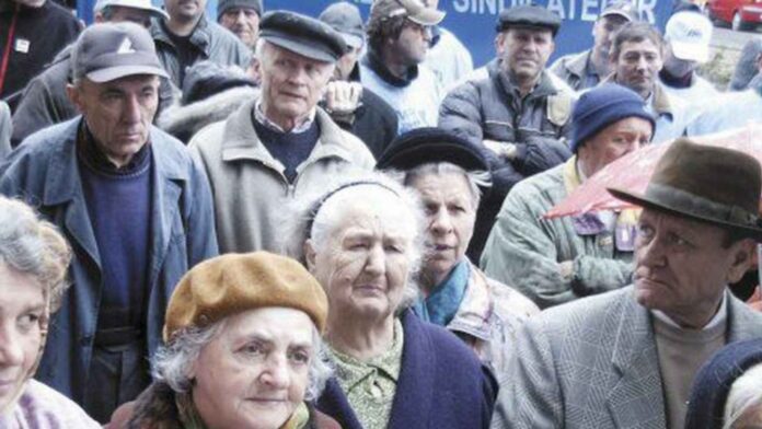 Noua Lege a Pensiilor: Muncitorii din medii grele, penalizați! Vârsta de pensionare crește, pensiile scad
