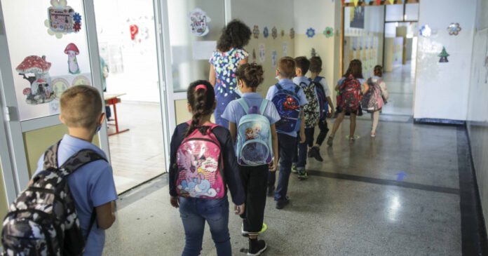 Elevii au revenit în clase însă nu pentru mult timp