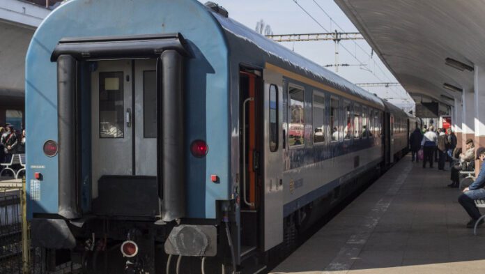 Noul regulament CFR: Călătorii cu gripă sau alte boli vizibile, considerate contagioase, vor fi dați jos din tren