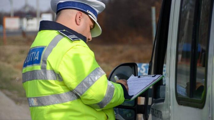 Femeie prinsă conducând fără permis în județul Brașov, cu un copil mic în mașină