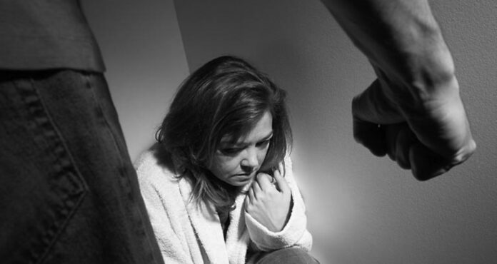 Un nou dosar penal de violență în familie generat de o criză de gelozie