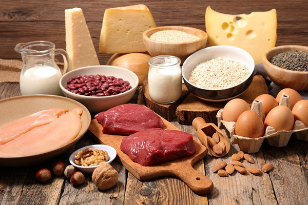 8 indicii că nu mănînci destule proteine