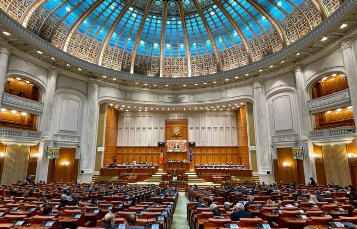 Deputații și senatorii s-au reunit pentru depunerea jurământului