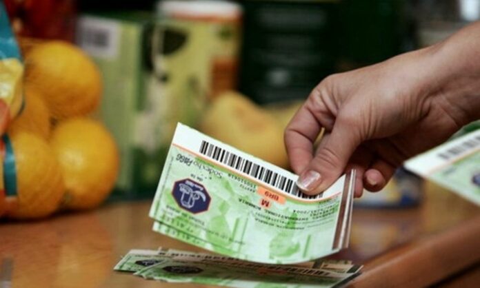 Beneficii extrasalariale în România 2025: Tichetele de masă rămân populare, angajații țintesc spre 1.000 lei
