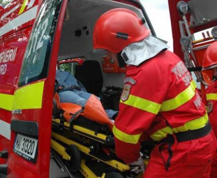 Un accident grav de circulație, în care au fost implicate două microbuze și un autoturism