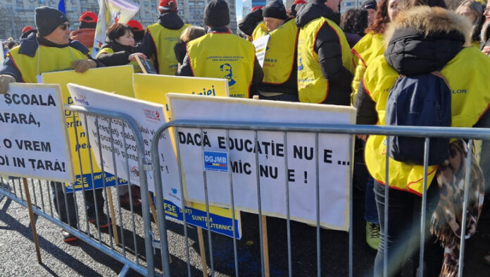Unul din doi profesori nu are încredere