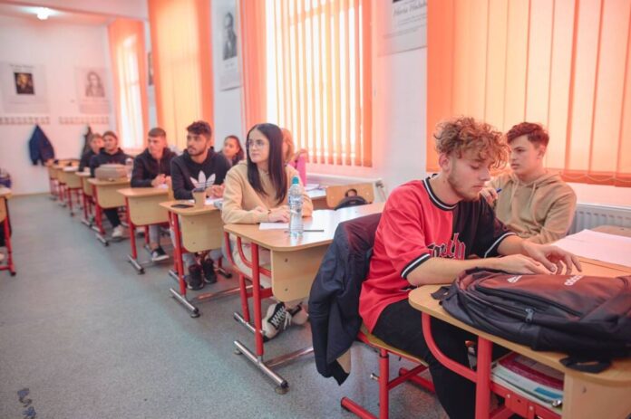 World Vision România a trimis Ministerului Educației solicitări legate de burse
