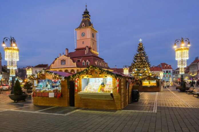 Au început pregătirile pentru Târgul de Crăciun din Brașov
