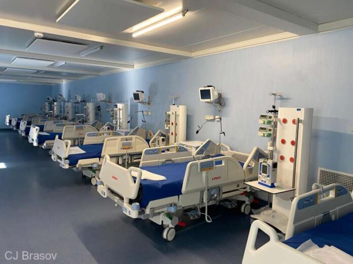 Cazurile de COVID redeschid Spitalul modular din Brașov