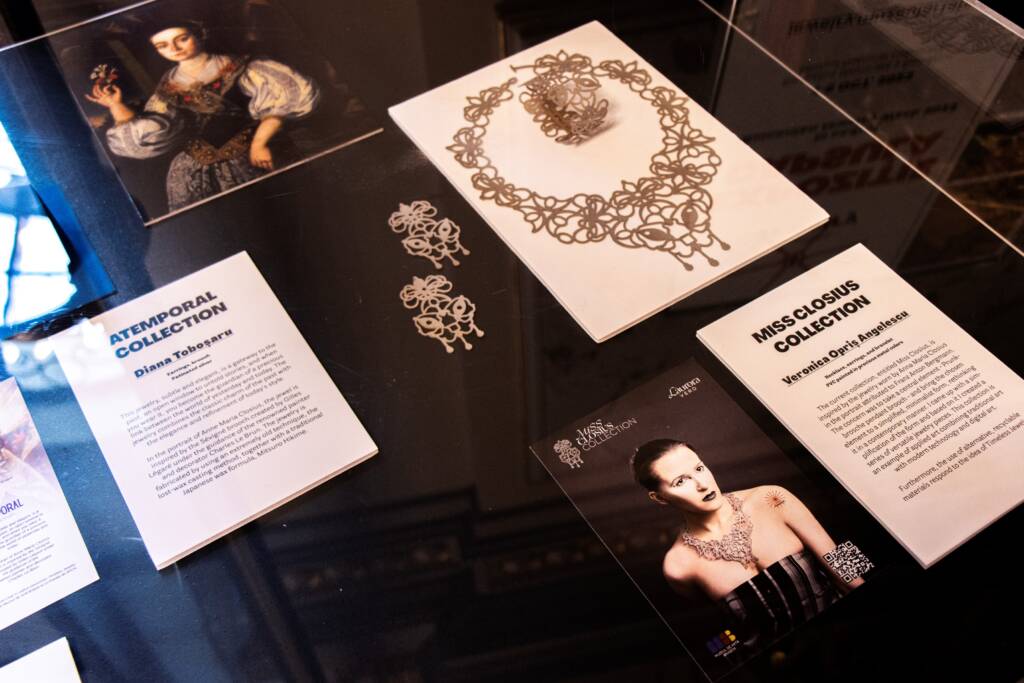 Muzeul de Artă Brașov prezintă câștigătorii concursului „Timeless Jewelry” la București, la Romanian Jewelry Week