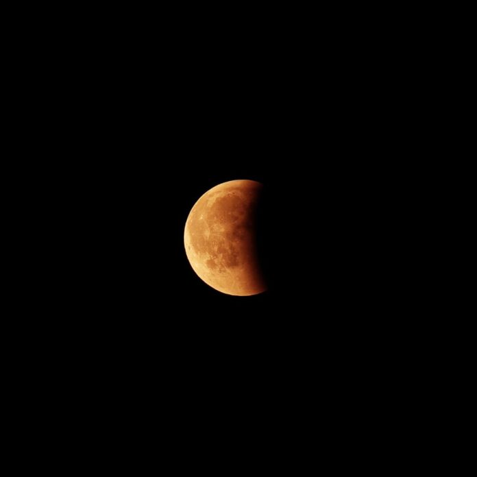 Eclipsă de lună vizibilă în România
