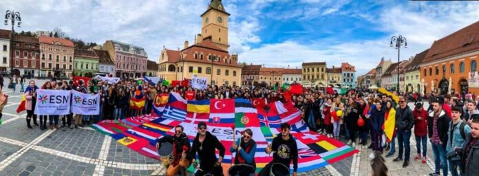 Peste 800 de studenți din Europa, la Halloween in Transylvania
