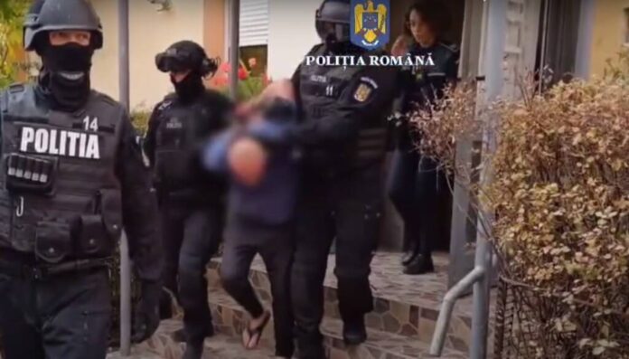 Luptătorii Serviciului pentru Acțiuni Speciale, chemați în Săcele să imobilizeze un bărbat violent