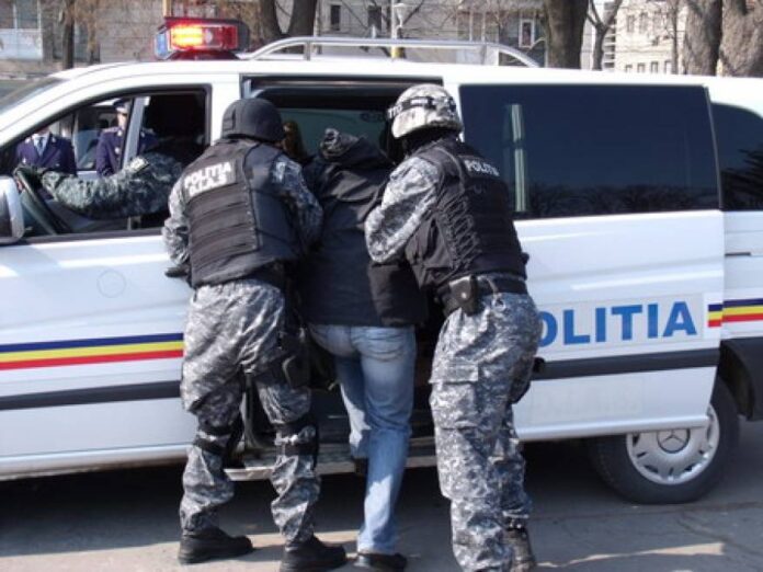Rețea de trafic de persoane și minori, destructurată în Brașov: Patru suspecți reținuți!