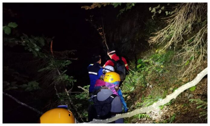 8 turiști salvați de jandarmii și salvamontiștii brașoveni