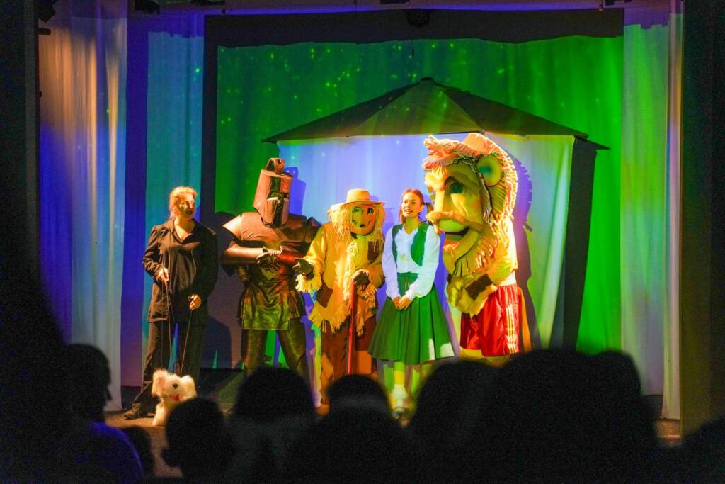Teatrul Arlechino din Brașov participă cu „Vrăjitorul din Oz” la „Gala Aniversară ImPuls Țăndărică”