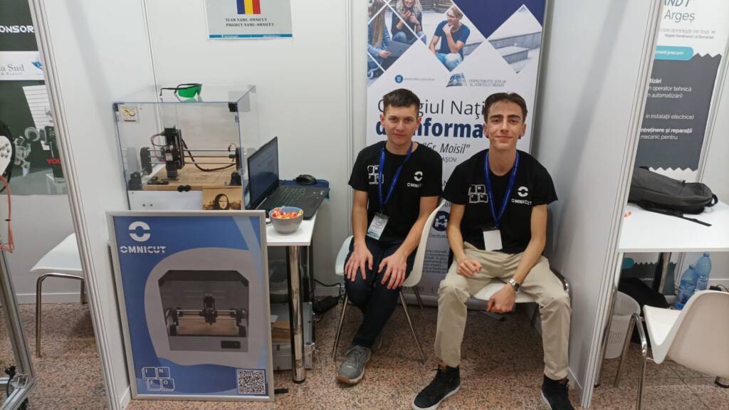 Cel mai mare concurs de robotică din Europa: Doi elevi de la Colegiul Naţional de Informatică "Grigore Moisil" din Braşov, locul 1 la secțiunea Freestyle Showcase Kids
