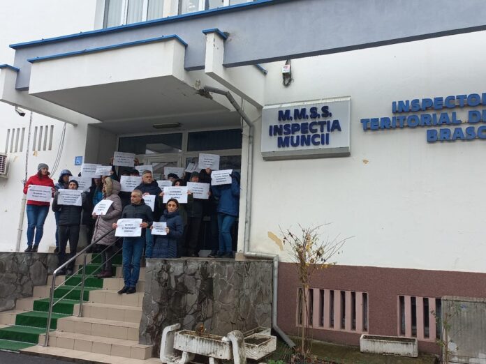 Protest la Inspectoratul Teritorial de Muncă Brașov