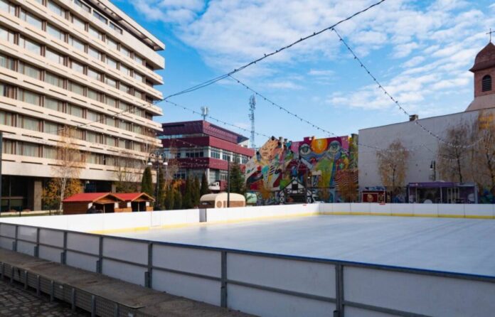 Brașovul va avea și în acest an un patinoar gratuit în Piațeta Sfântul Ioan