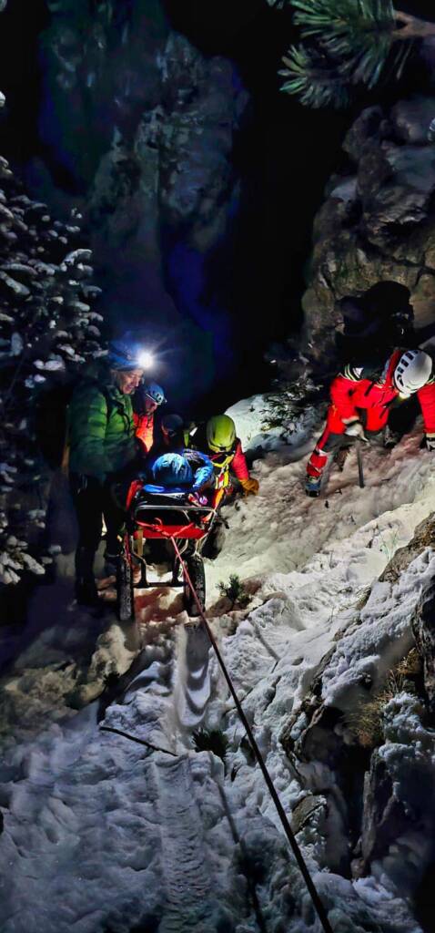 Salvamont Zărnești a avut una dintre cele mai dificile intervenții din ultimii 10 ani pentru o turistă din Mexic
