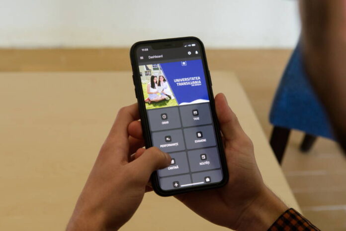 Aplicația de mobil Student@UNITBV, cea mai descărcată aplicație a unei universități din România