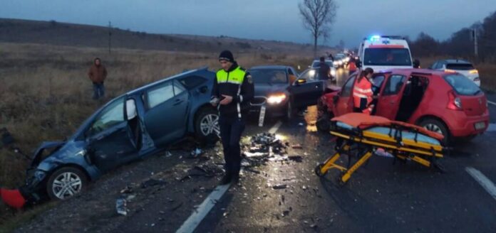 Șase mașini  implicate într-un accident rutier major pe DN 1