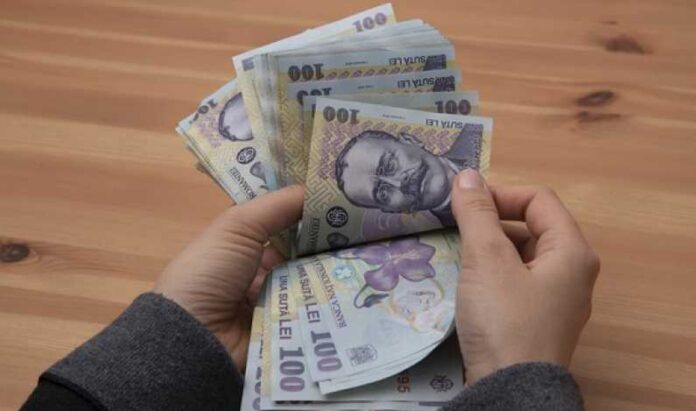 Guvernul propune o majorare a salariului minim la 3.700 lei, de la 1 iulie 2024
