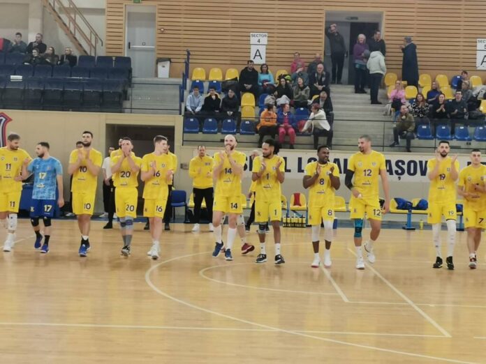 Volei. Corona Brașov, primul eșec după 12 victorii consecutive! Rapidul a dat lovitura la Brașov