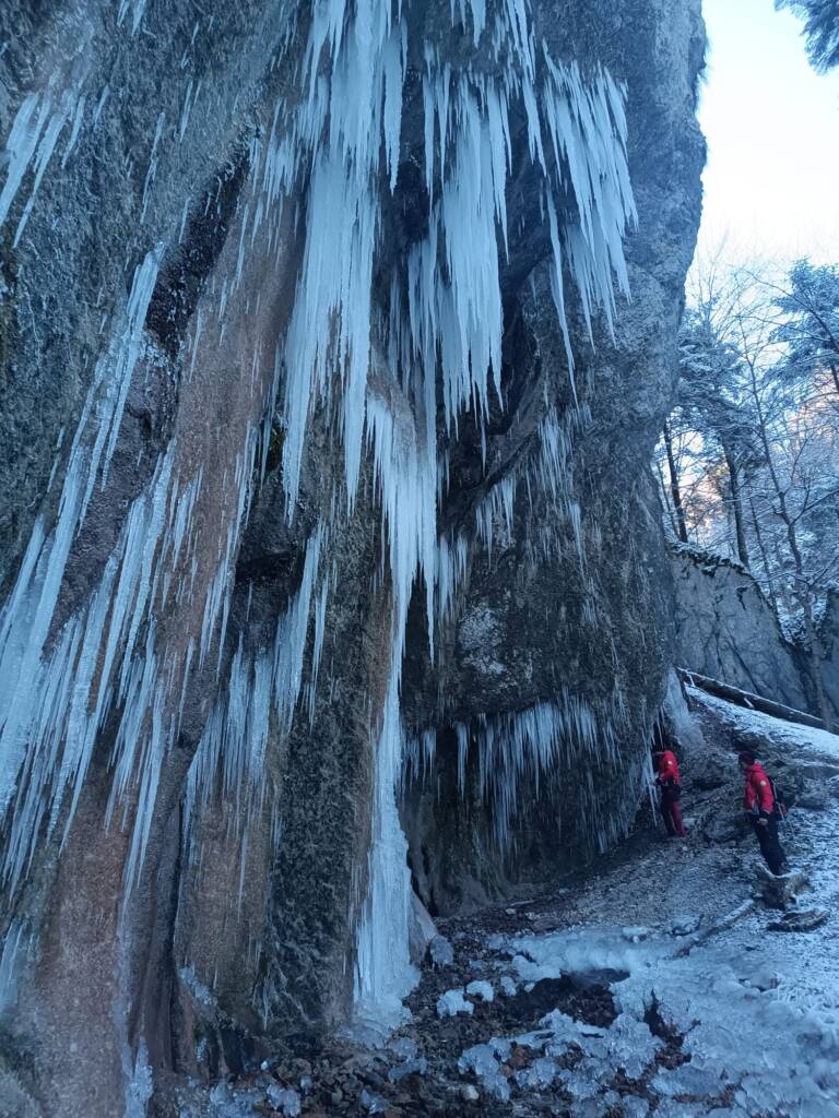 FOTO: Cascada 7 Scări, înghețată