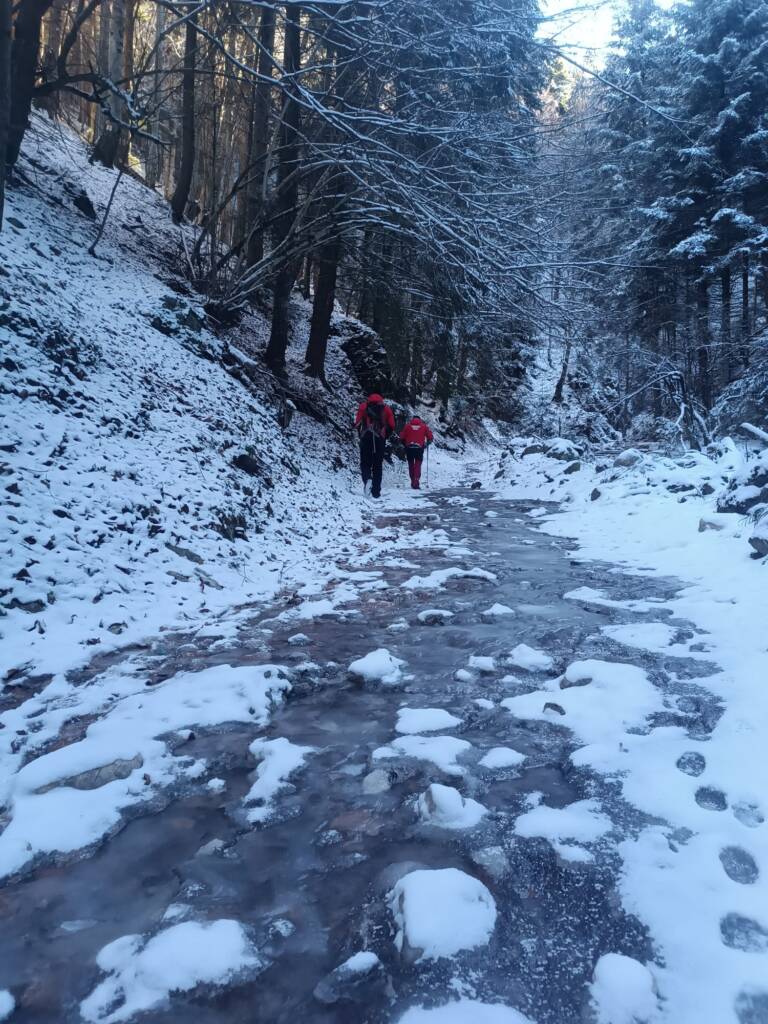 FOTO: Cascada 7 Scări, înghețată