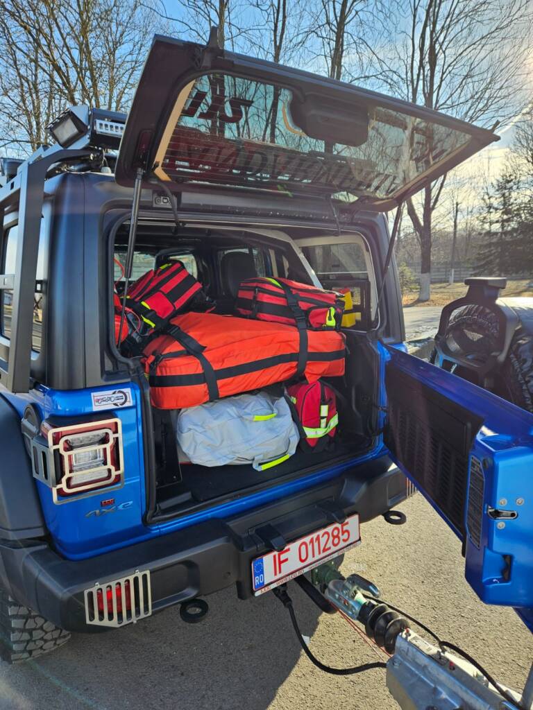 FOTO: Un Jeep Wrangler Rubicon, pentru intervențiile în zonele greu accesibile, a ajuns la Jandarmeria Brașov