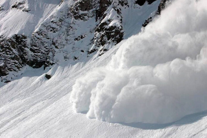 Risc major de avalanșe în Munții Făgăraș și Bucegi