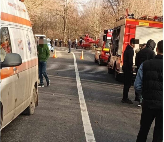  O mașină s-a răsturnat între Teliu și Întorsura Buzăului