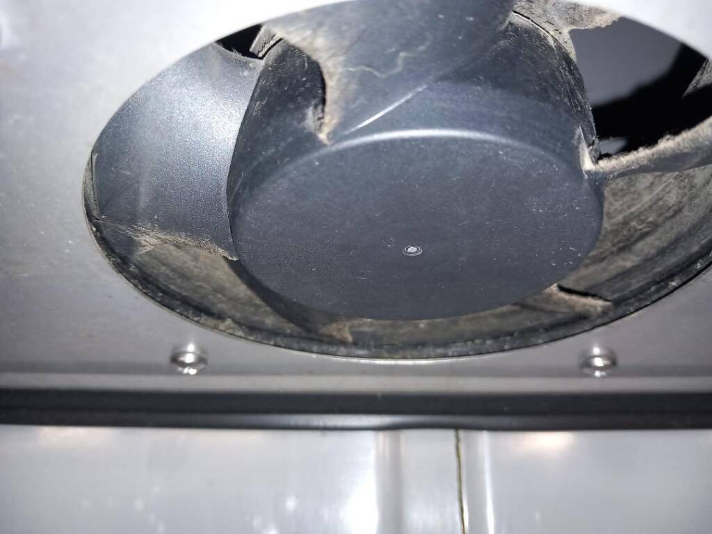 Un magazin MEGA IMAGE din Zărnești, amendat și închis temporar de Protecția Consumatorilor