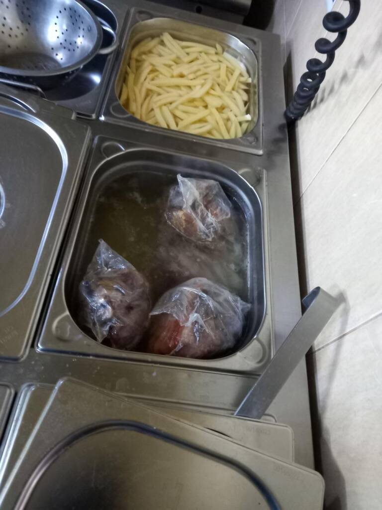 Un restaurant din Sibiu, închis temporar și amendat de Protecția Consumatorilor