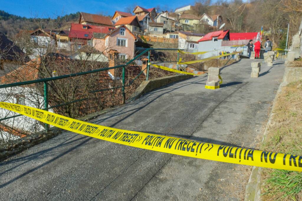 FOTO: Alunecare de teren pe str. Traian Moșoiu din Brașov
