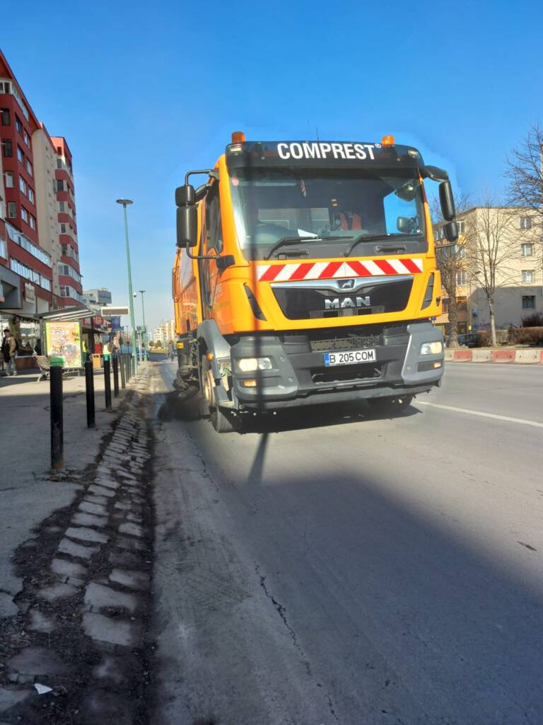 FOTO: În Brașov, pregătiri pentru curățenia de primăvara