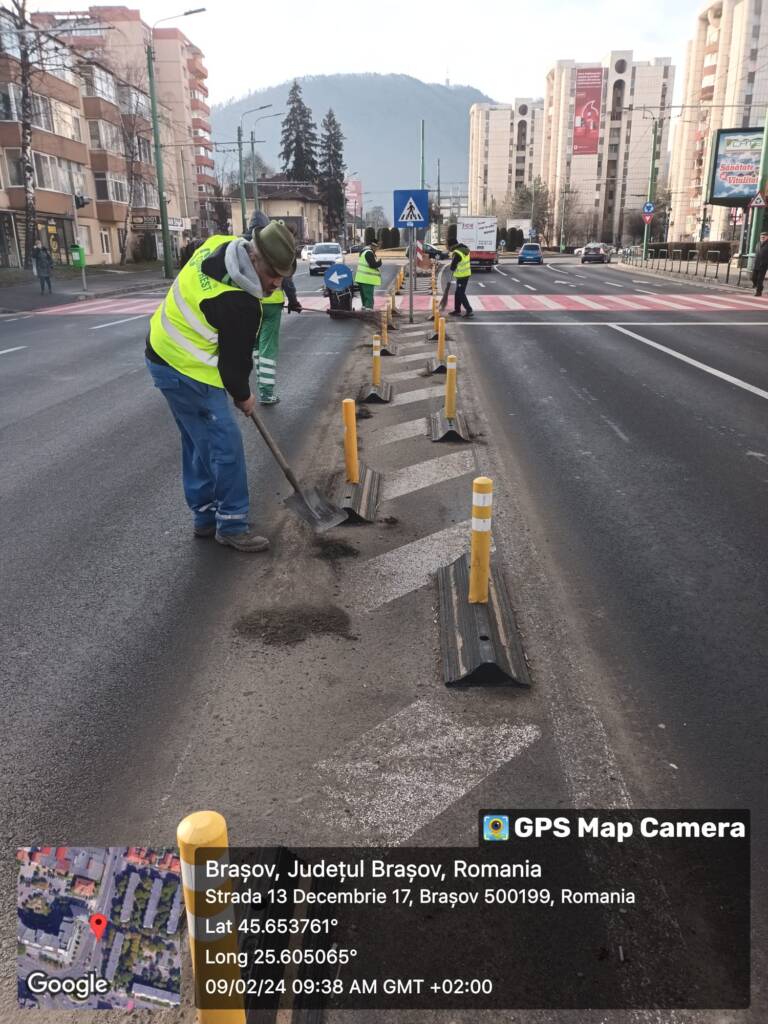 FOTO: În Brașov, pregătiri pentru curățenia de primăvara