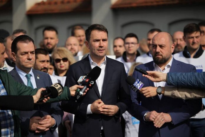 Liderii Dreapta Unită au depus la Cotroceni solicitarea oficială prin care îi cer președintelui Iohannis să convoace referendum pentru eliminarea pensiilor speciale