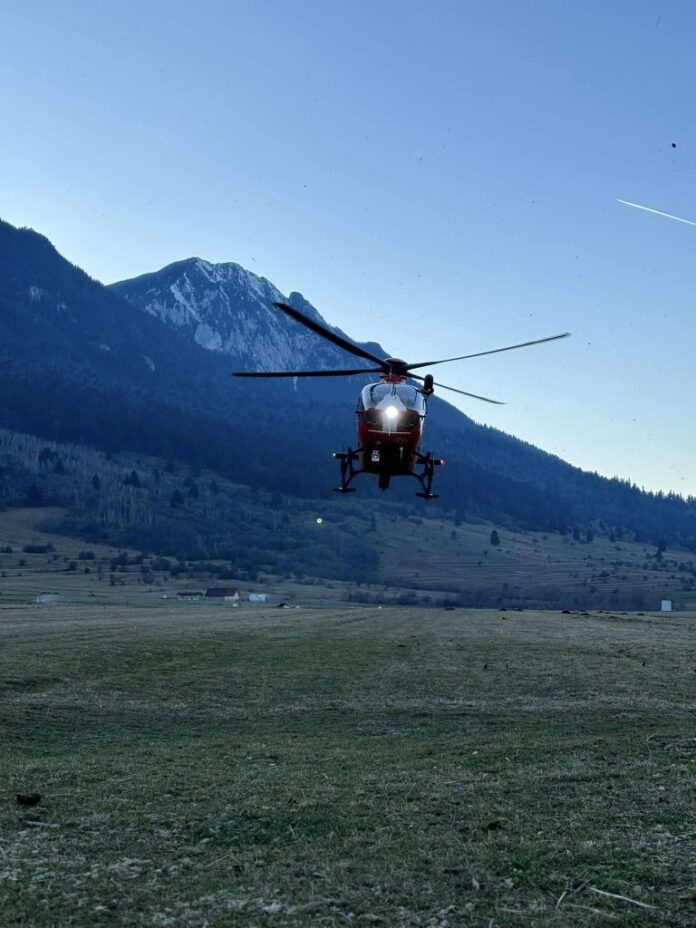 Alpinist recuperat cu elicopterul din Piatra Craiului