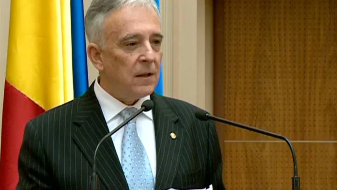 Mugur Isărescu, guvernatorul Băncii Naționale a României, victima unor postări deepfake