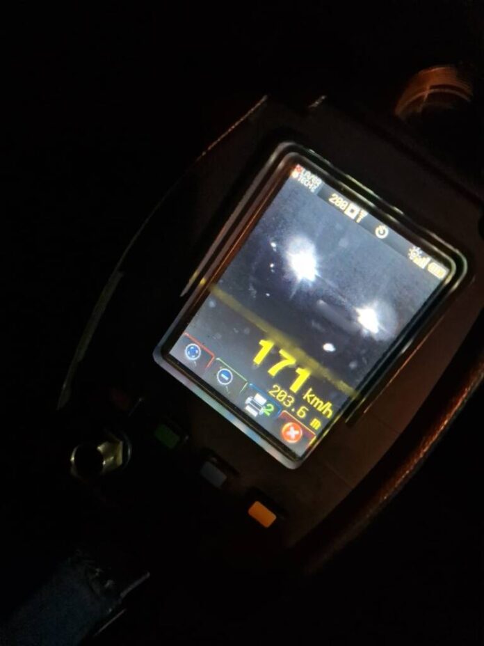 Șofer prins cu 171km/h pe DN1