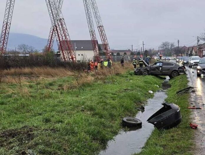 Polițiștii care au intervenit la un accident rutier