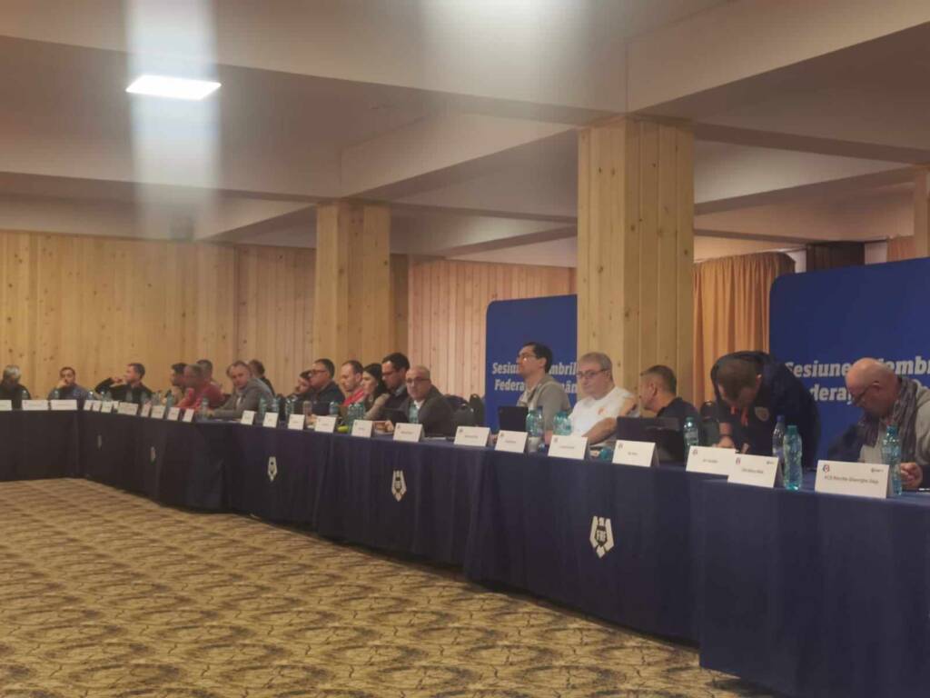 Întâlnire cu Burleanu. Reprezentanții cluburilor din Liga 3 s-au întâlnit cu șefii FRF la Cheile Grădiștei