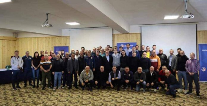 Întâlnire cu Burleanu. Reprezentanții cluburilor din Liga 3 s-au întâlnit cu șefii FRF la Cheile Grădiștei