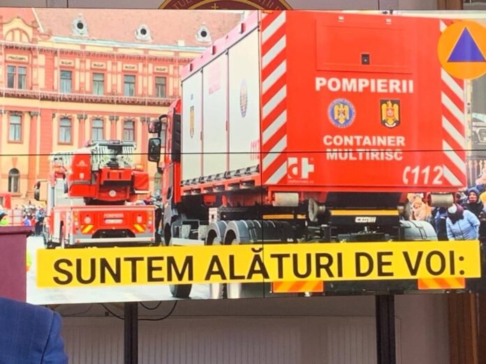 Pompierii brașoveni așteaptă vizitatorii în Piața Sfatului