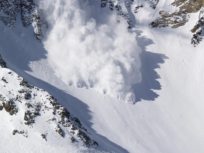Risc mare de avalanşe în munţii Făgăraş şi Bucegi