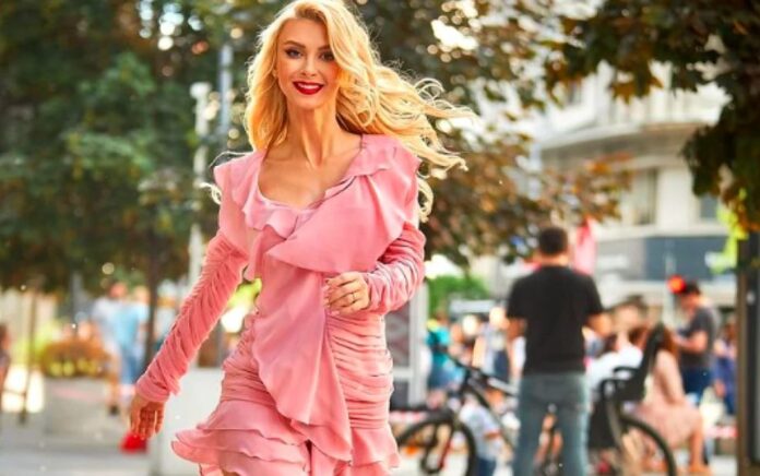 Folosind platforma Vinted: Andreea Bălan își vinde hainele pe internet!