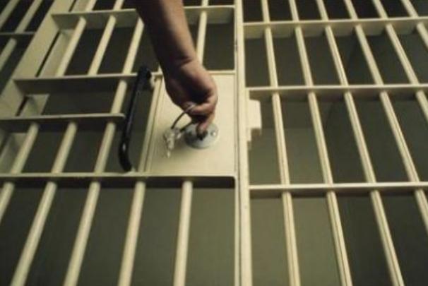Un bărbat, identificat într-un imobil din Râșnov, a ajuns la Penitenciarul Codlea după ce a fost condamnat pentru că era implicat în operațiuni cu droguri